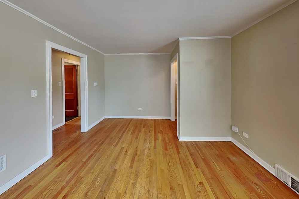 485 North Beverly Avenue - Photo 5 of 11