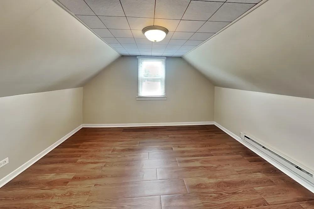 485 North Beverly Avenue - Photo 6 of 11