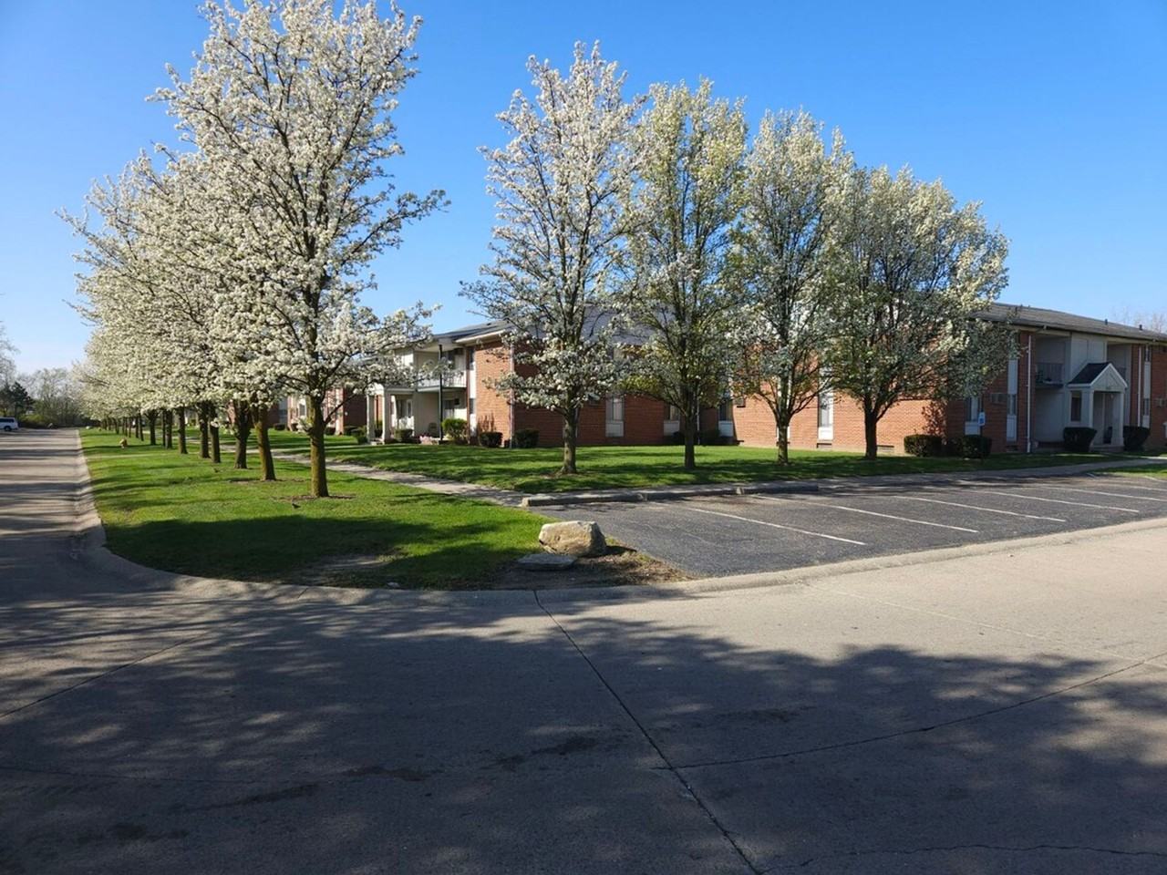 Princeton Square Apartments - Photo 2 of 4