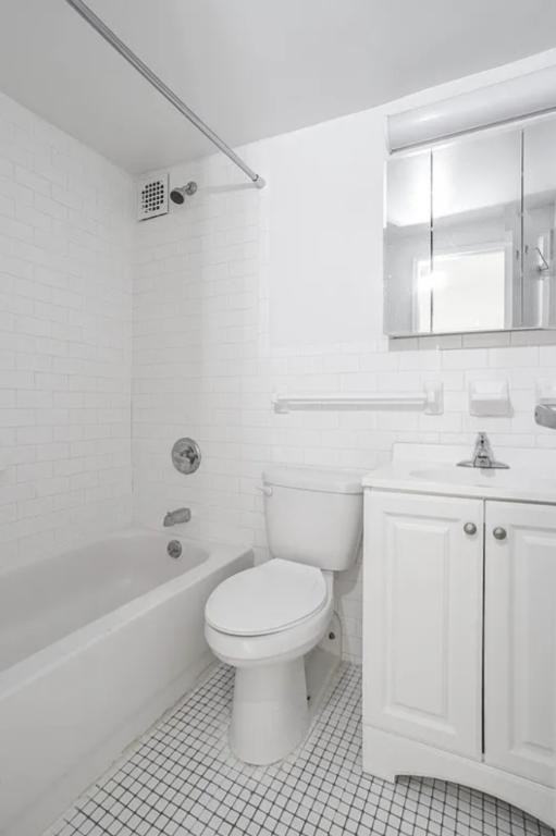 Fulton St #120 - Photo 4 of 5