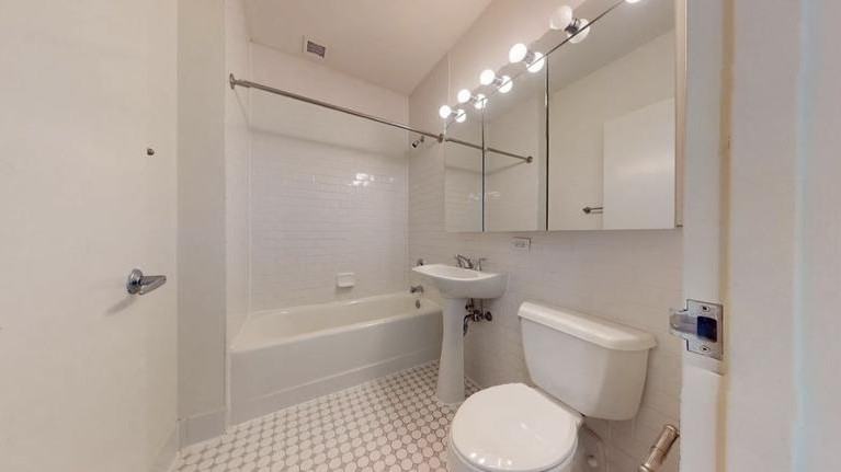 Washington St #11P - Photo 3 of 4