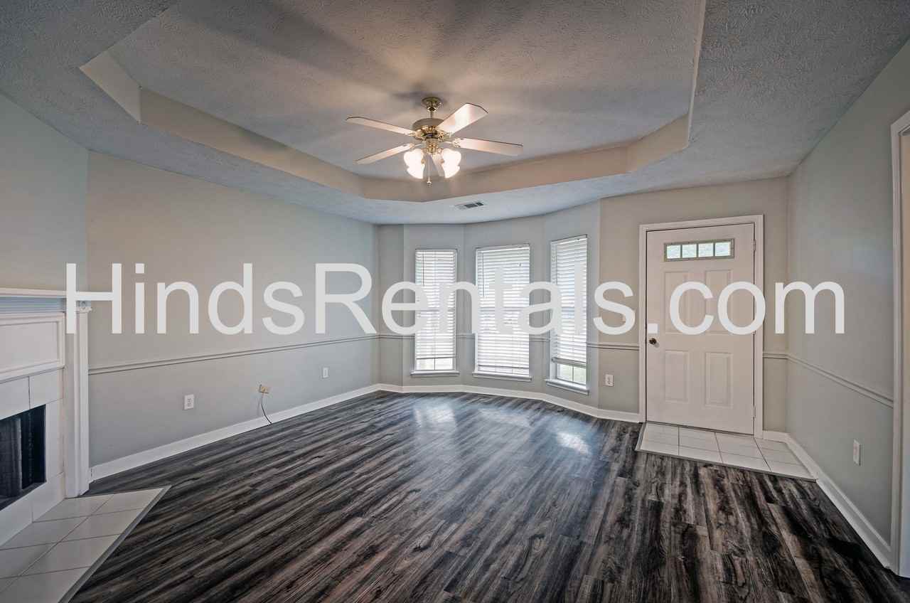 1102 Cabbot Lane - Photo 3 of 26