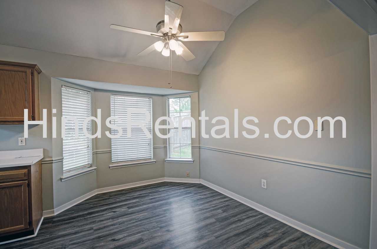 1102 Cabbot Lane - Photo 7 of 26