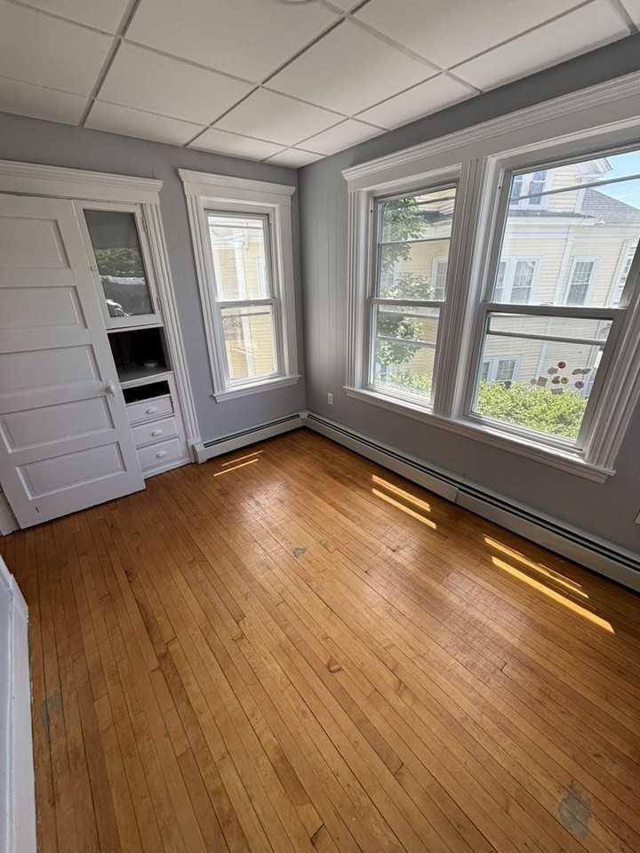12 Pond St - Photo 3 of 8