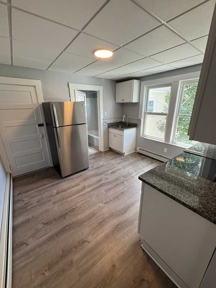 12 Pond St - Photo 6 of 8