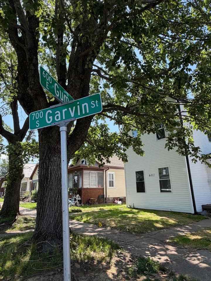 601 E Gum - Photo 3 of 5