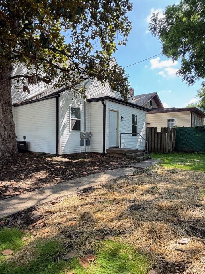 601 E Gum - Photo 4 of 5