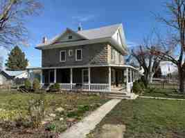 featured image of 902 E Main St