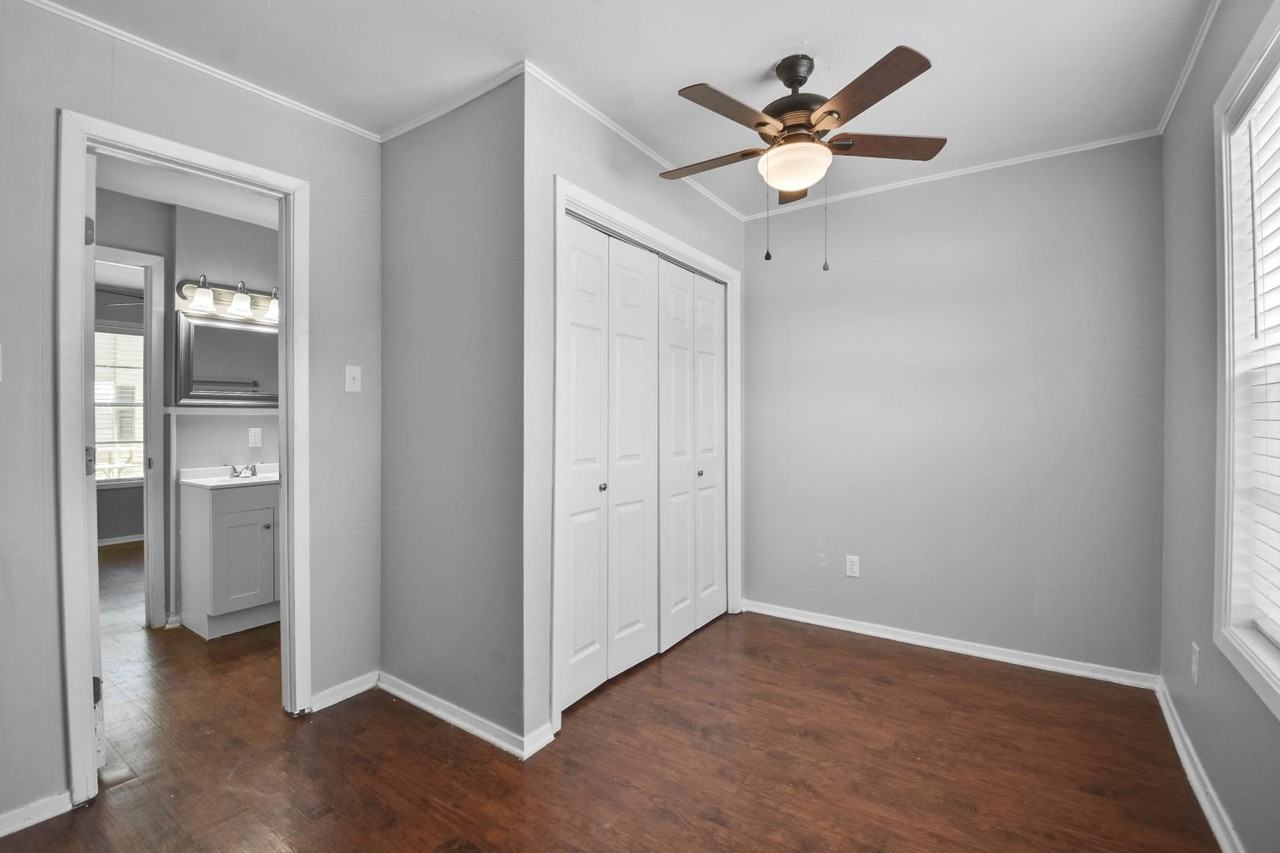 1509 Broadmoor Drive - Photo 6 of 7