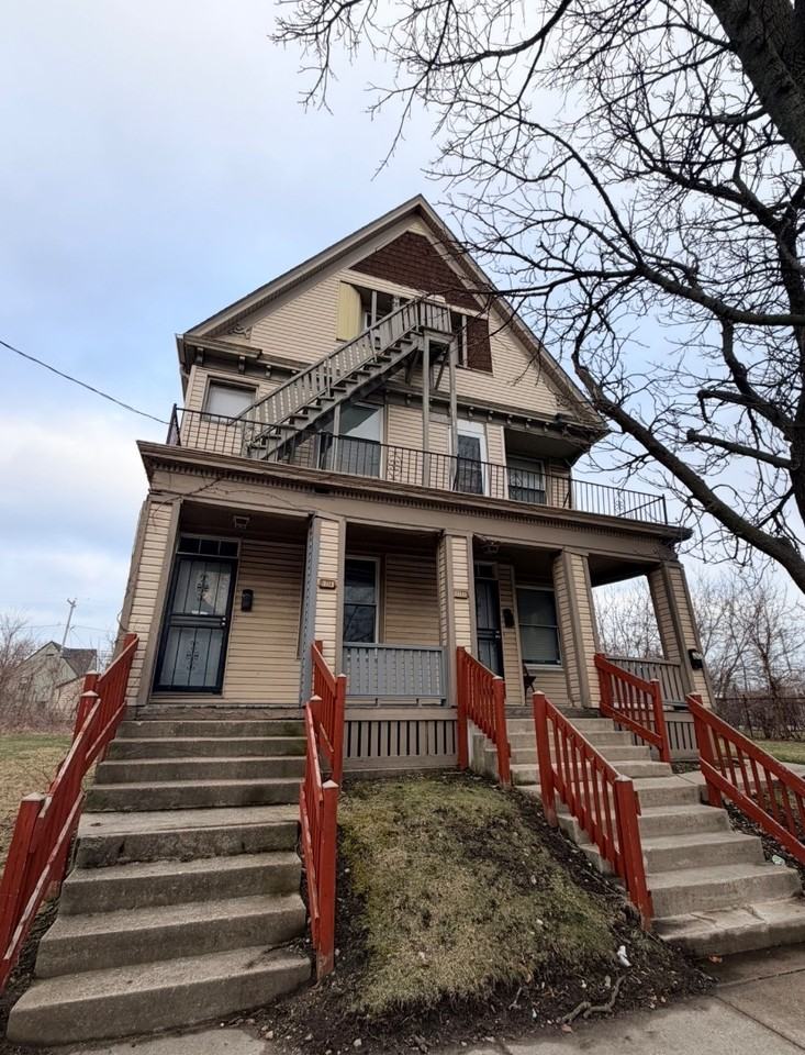 2322 N 6th St - Photo 2 of 4