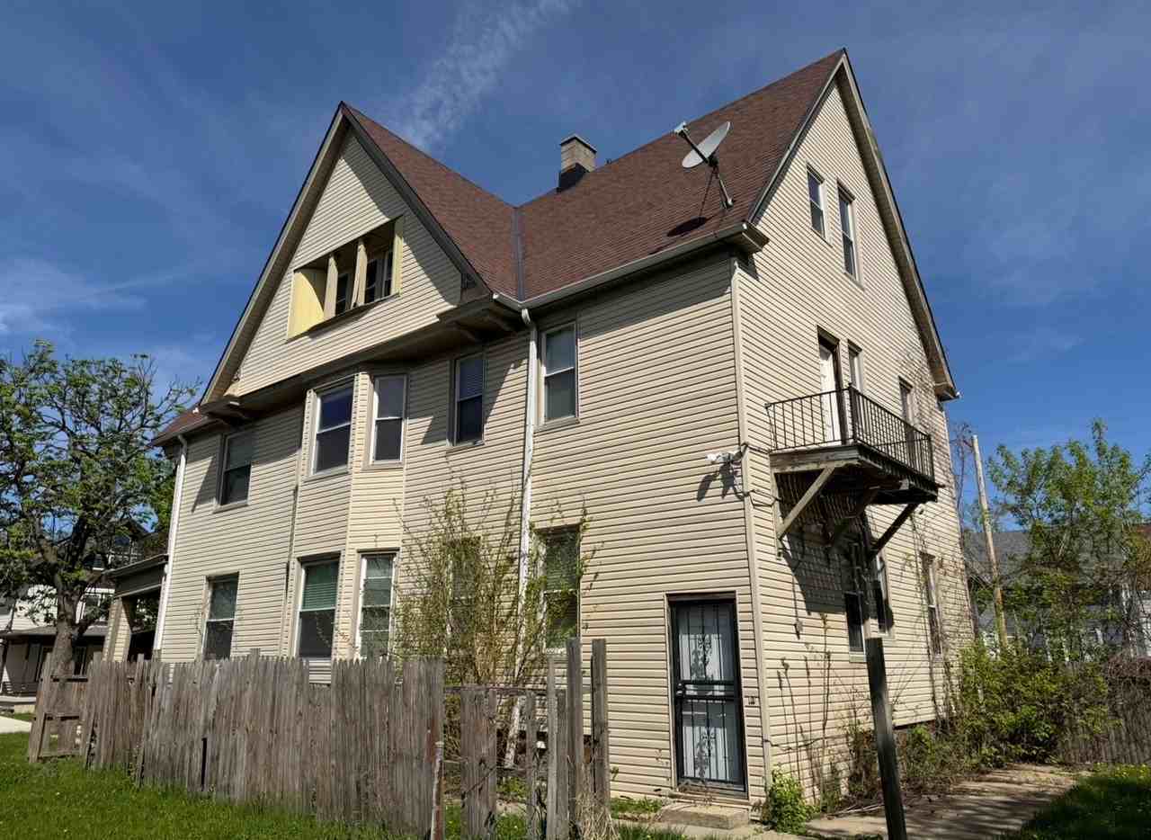 2322 N 6th St - Photo 4 of 4