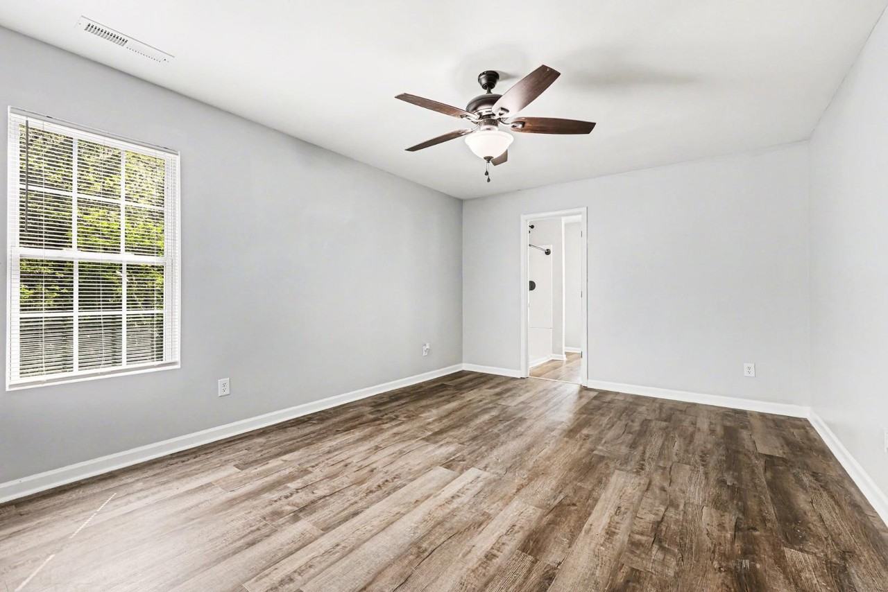 211 Turner St - Photo 5 of 20