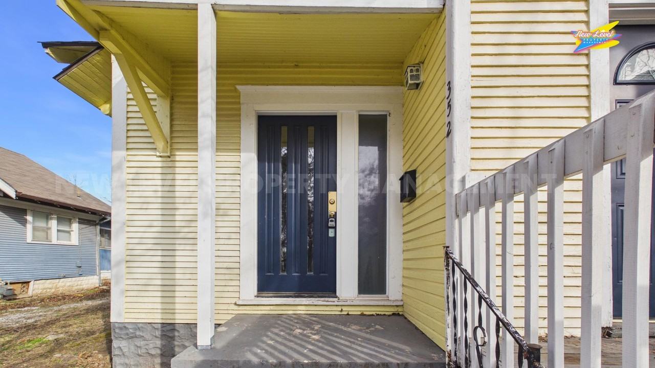 352 N Holyoke Pl - Photo 2 of 9