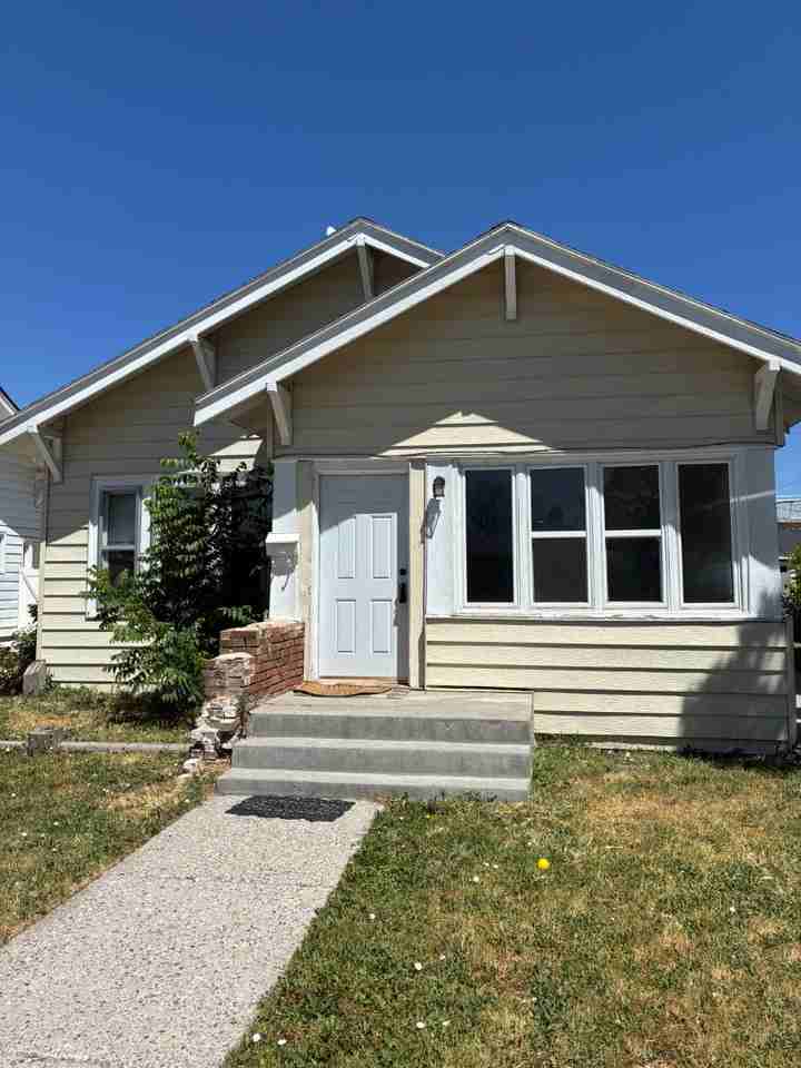 1551 Oakley Ave - Photo 3 of 11