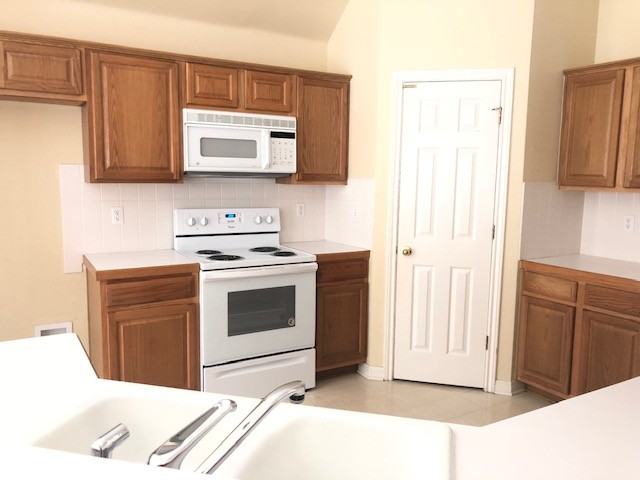 1700 Lancaster St #1 - Photo 7 of 28
