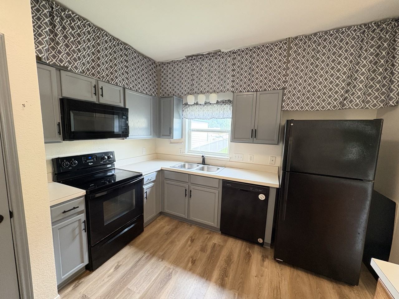 215 MichaelisUnit #1 - Photo 3 of 12