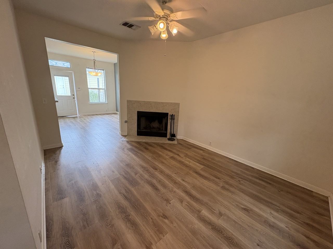 215 MichaelisUnit #1 - Photo 4 of 12