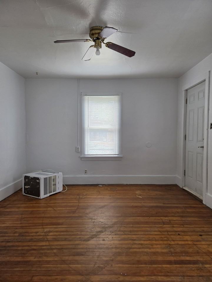 2820 3rd Ave S #2820 - Photo 3 of 9