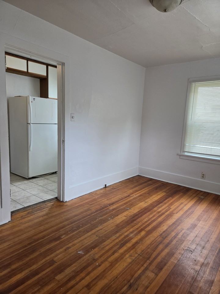 2820 3rd Ave S #2820 - Photo 7 of 9