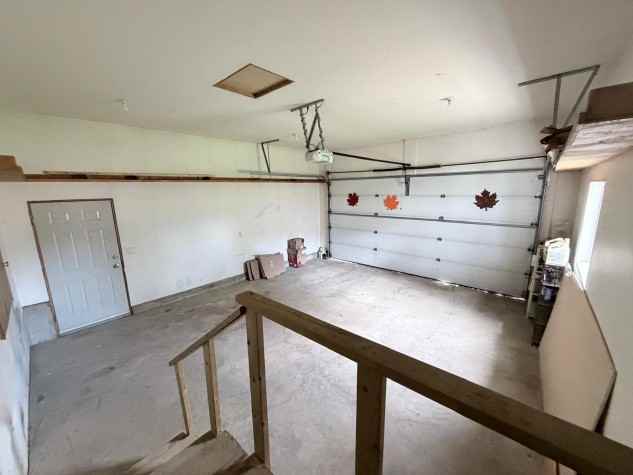 Beautiful 4 Bedroom Home in Sylvan Lake! - Photo 3 of 34