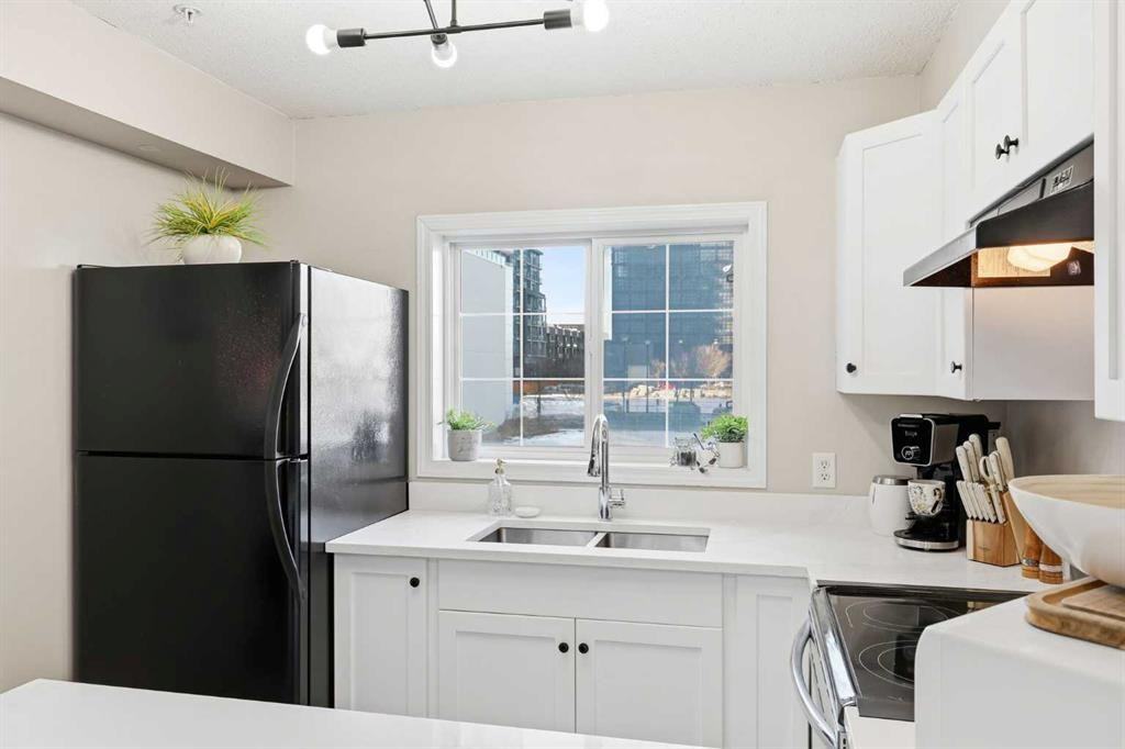 630 Rivertwin Condominiums - Photo 4 of 28