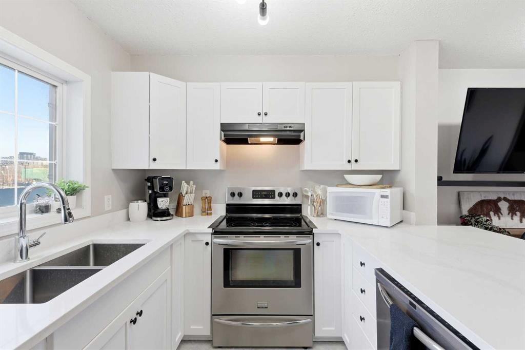 630 Rivertwin Condominiums - Photo 5 of 28