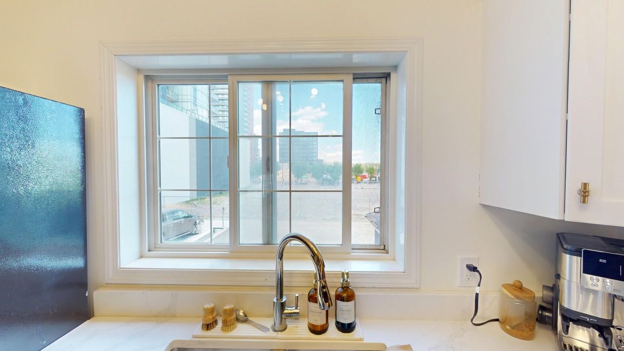 630 Rivertwin Condominiums - Photo 7 of 28
