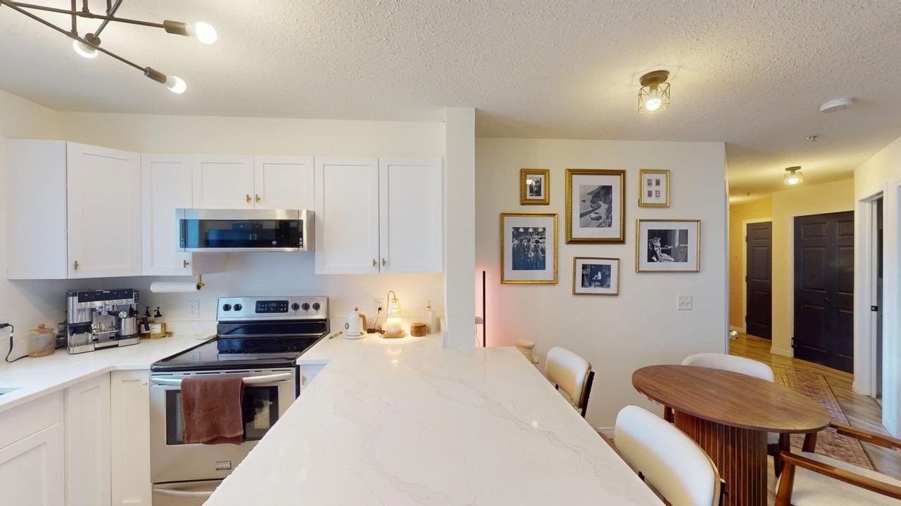 630 Rivertwin Condominiums - Photo 7 of 24