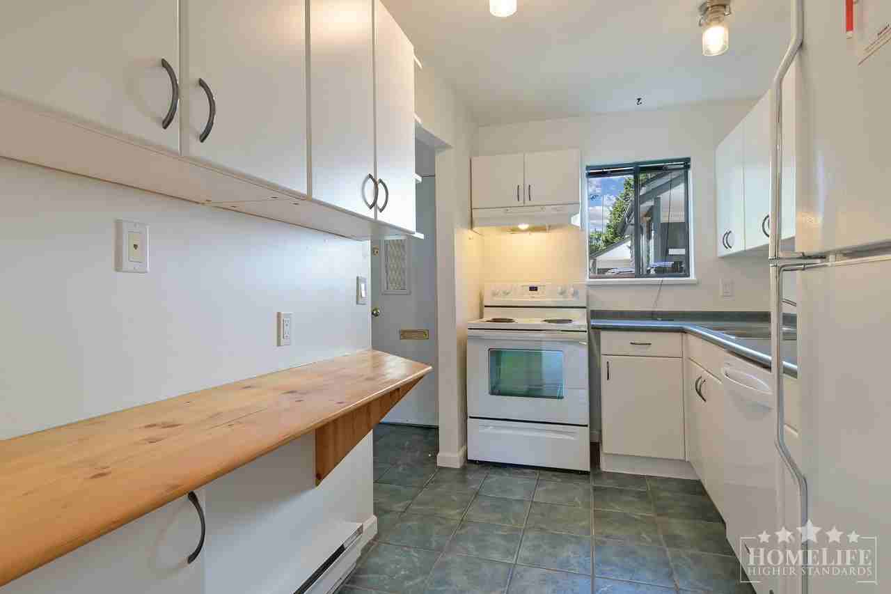 6637 138 St - Photo 3 of 15