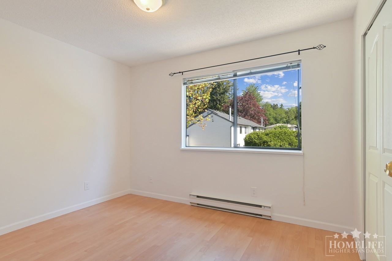 6637 138 St - Photo 7 of 15