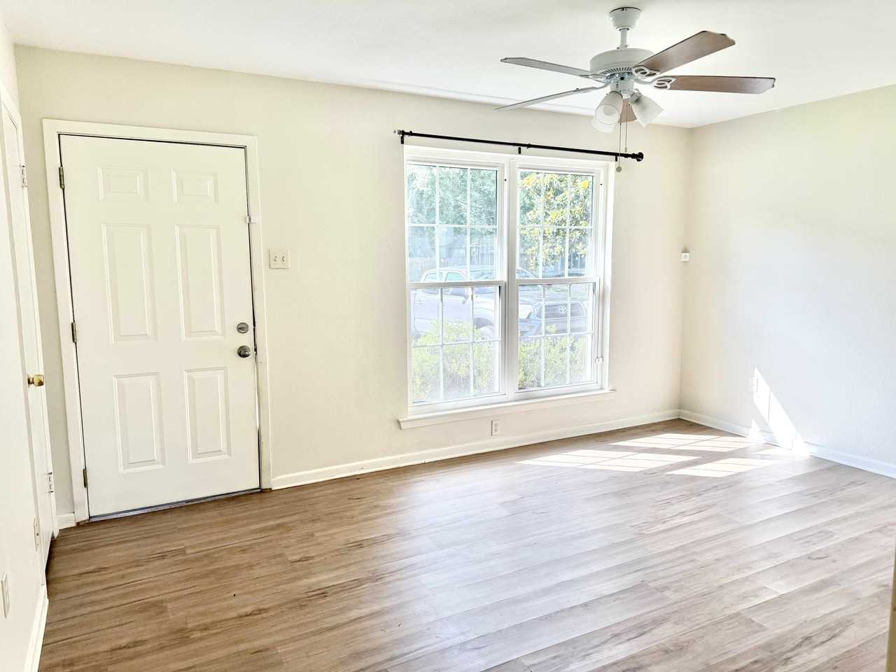 555 Burgin Ave #1 - Photo 5 of 13