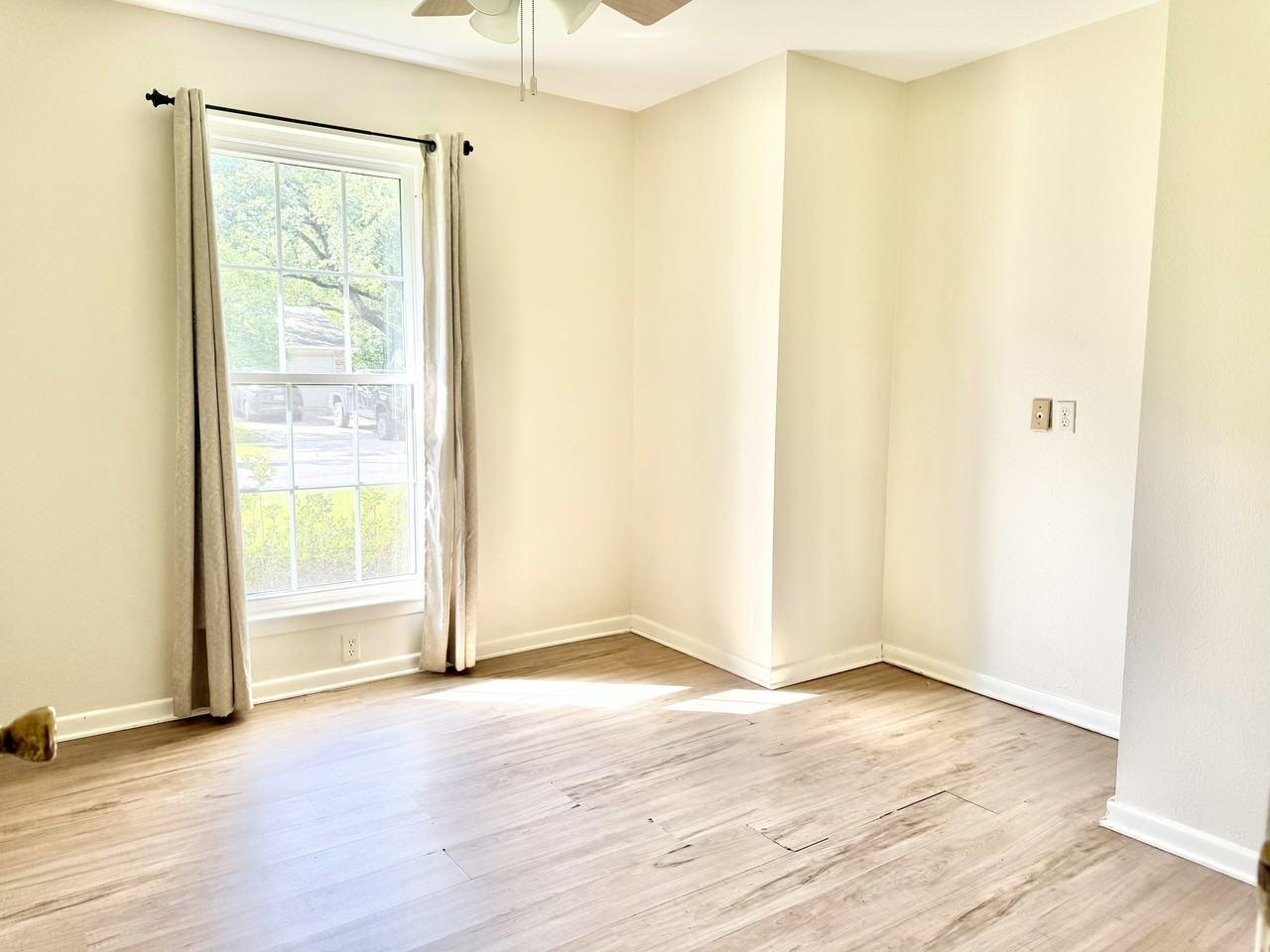 555 Burgin Ave #1 - Photo 6 of 13
