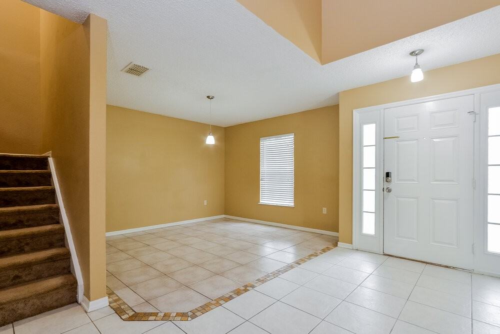 2047 Galahad Dr - Photo 4 of 17