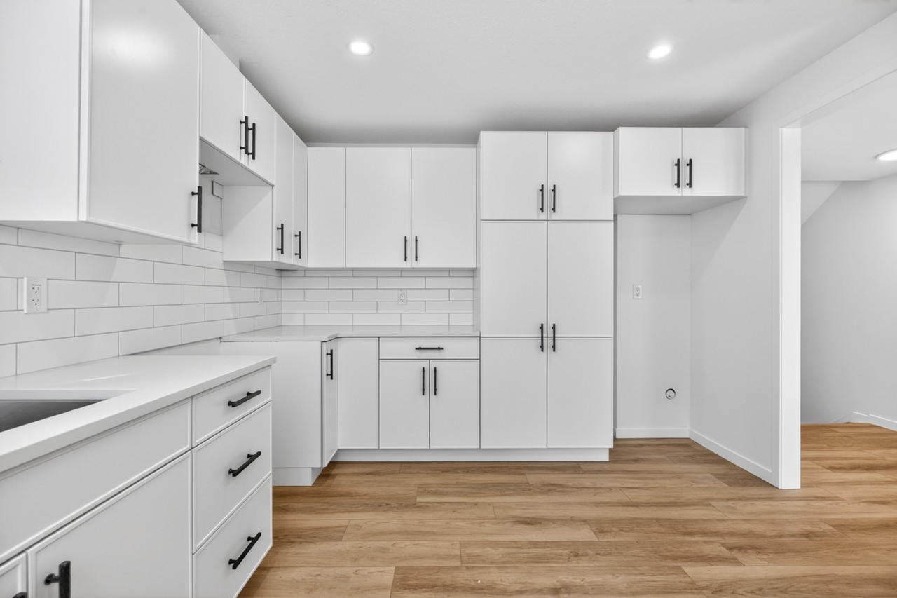 12133 46 St Nw Bsmt #12133BS - Photo 3 of 24