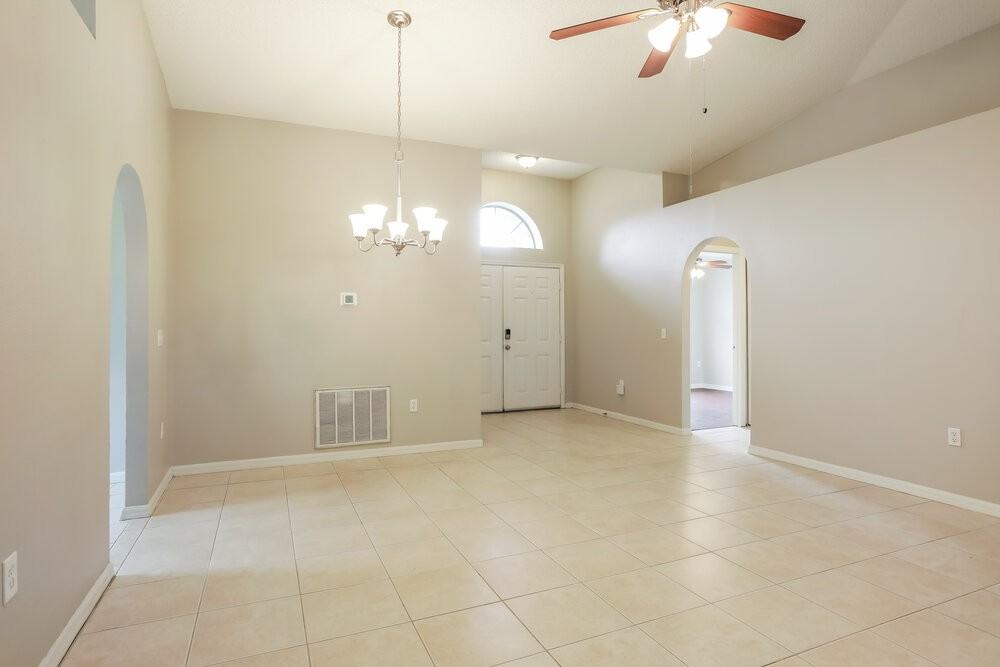 7390 Overland Park Blvd - Photo 5 of 16