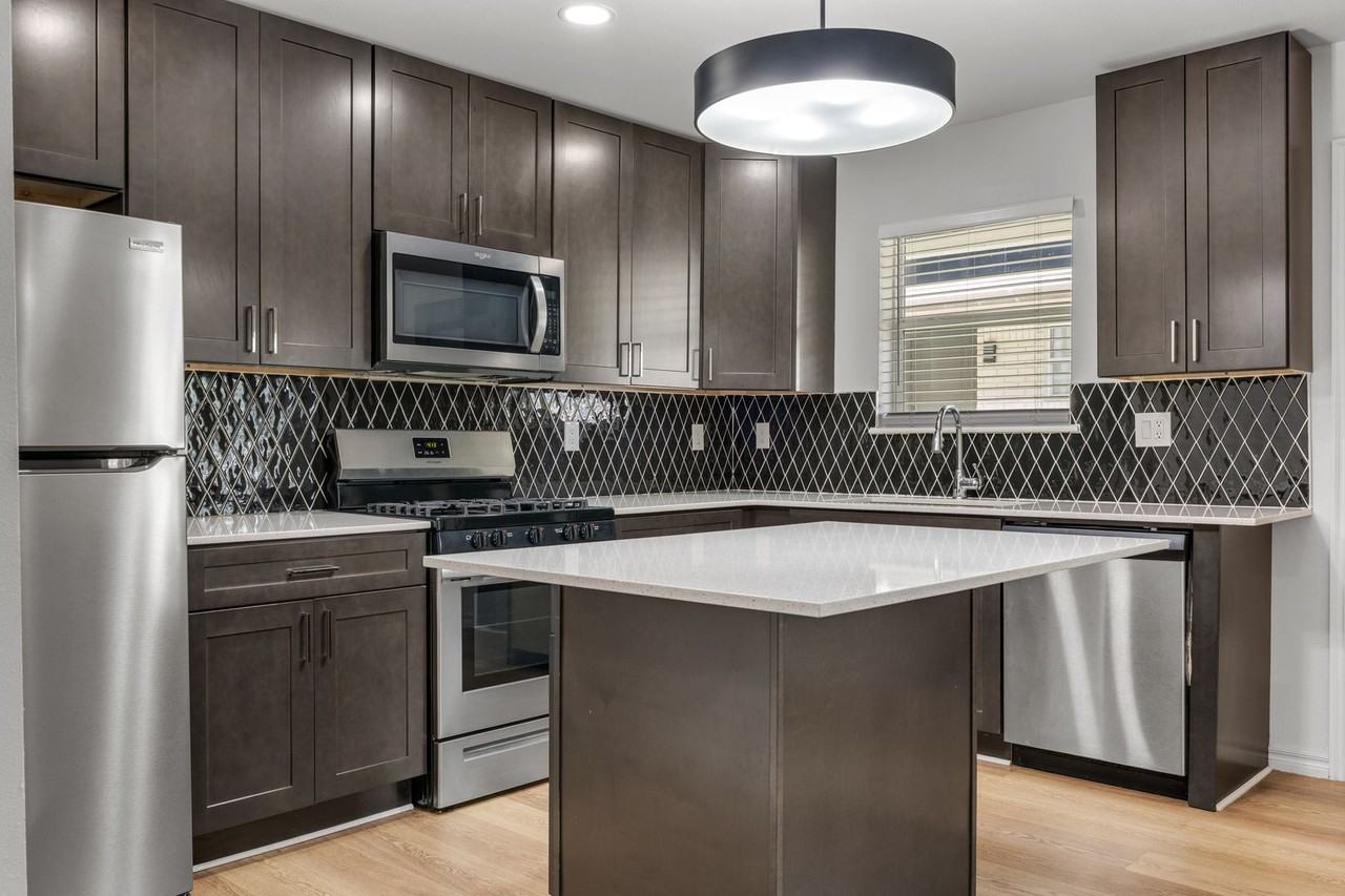 LEGACY @49th - Photo 5 of 50