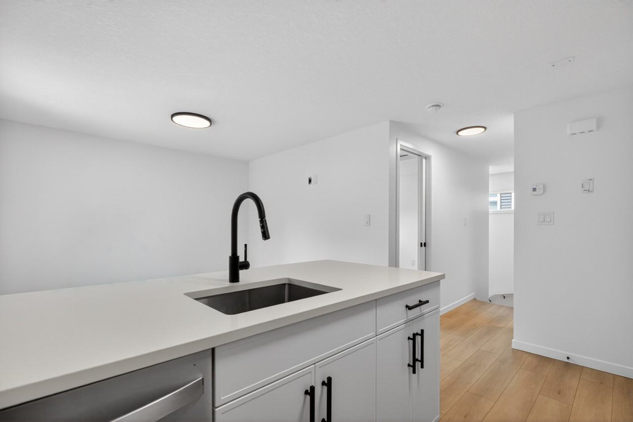 12133 46 Street Northwest - 12133 GAR #12133GAR - Photo 3 of 21