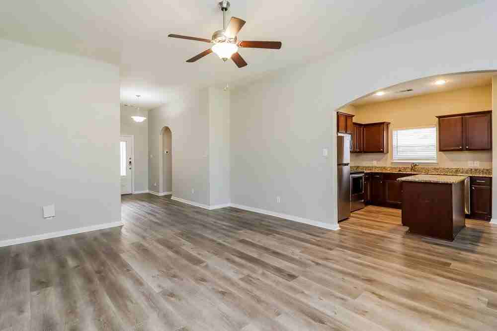 13628 Helix Bridge Way - Photo 4 of 16