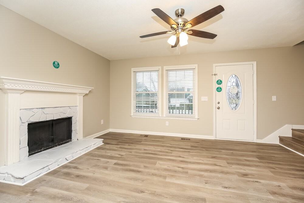 403 Watersedge Ln - Photo 5 of 17