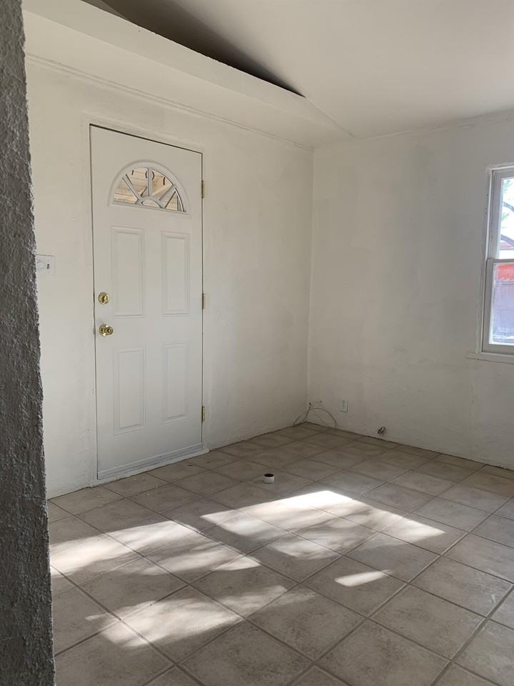 3025 N Richey Blvd #1 - Photo 2 of 11