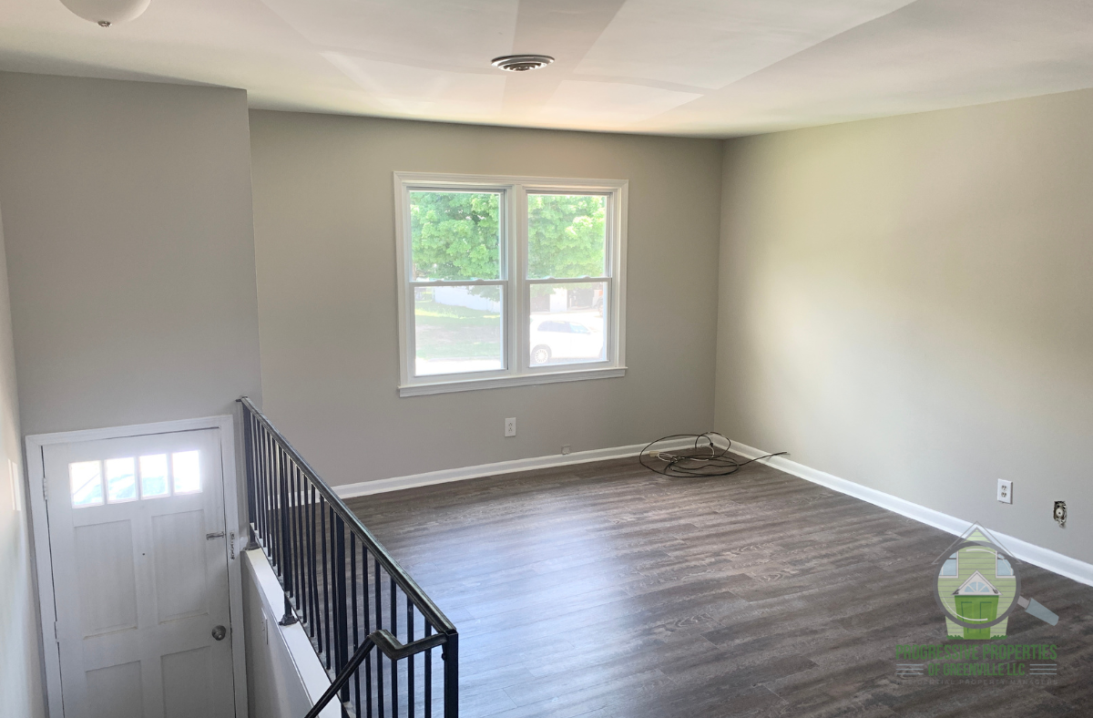310 Devonwood Ct #1 - Photo 3 of 14