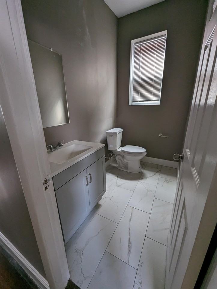 3918 Pennsylvania Ave #1 - Photo 5 of 32