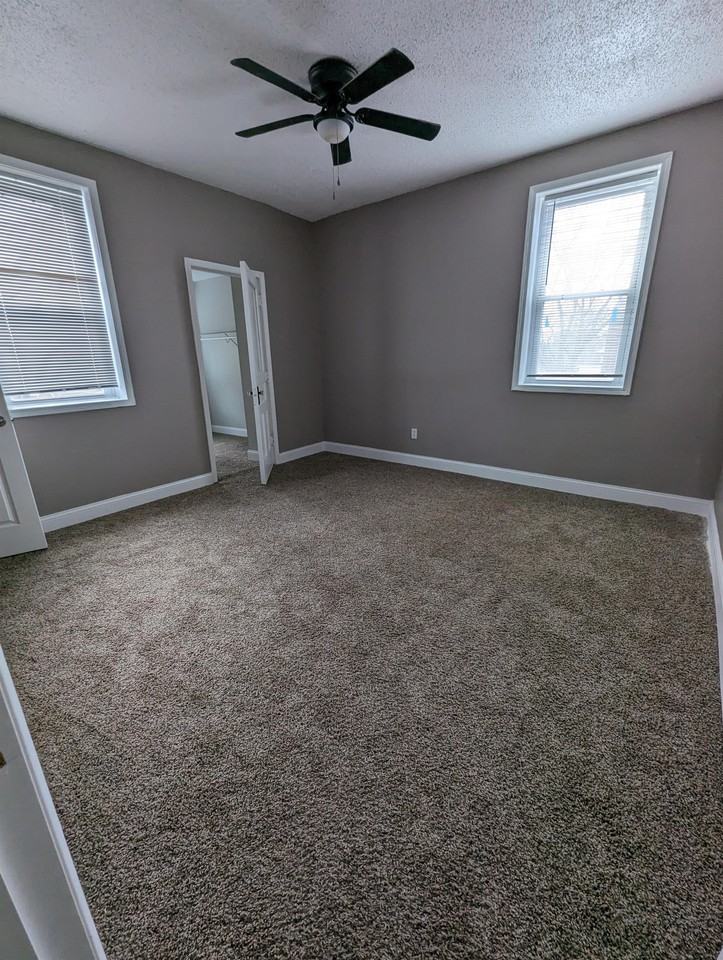 3918 Pennsylvania Ave #1 - Photo 6 of 32