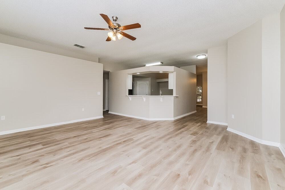 807 Greenbelt Cir - Photo 4 of 16