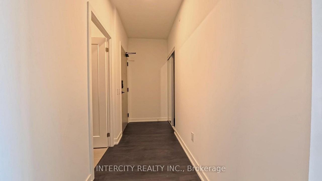 5105 Hurontario Street - Photo 2 of 12