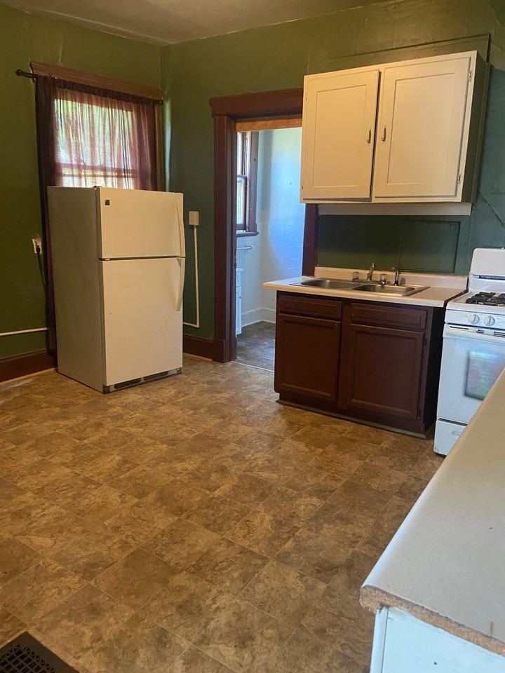 918 S Martin Luther King Jr Dr #3 - Photo 2 of 4