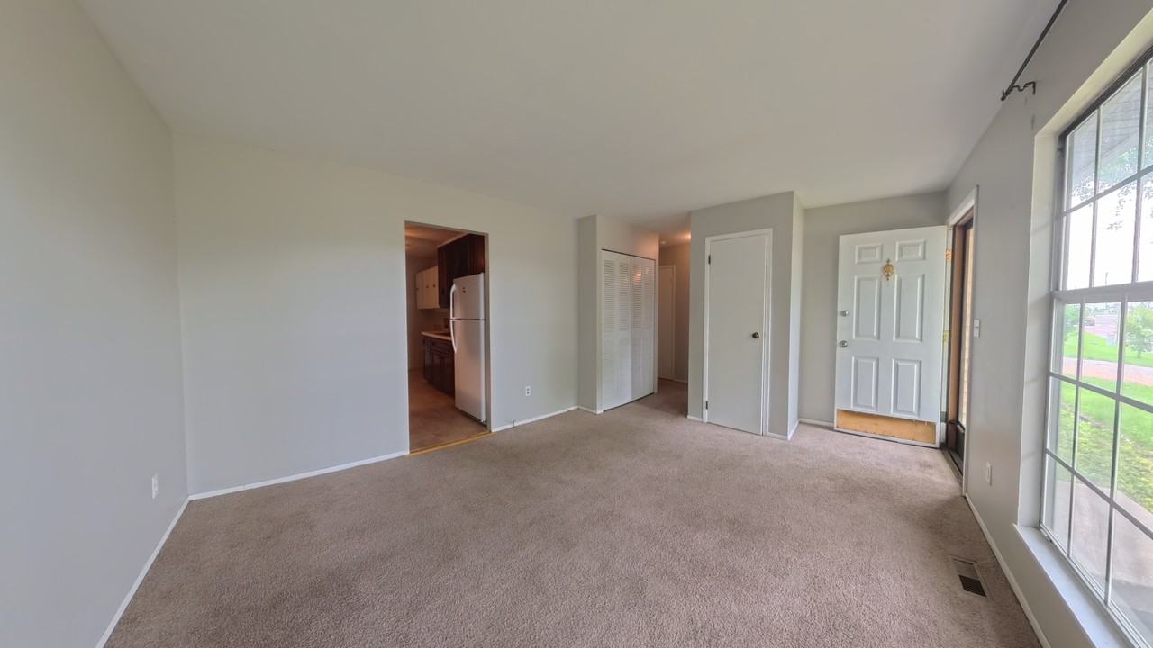 1101 W Nixon Dr #1 - Photo 4 of 13