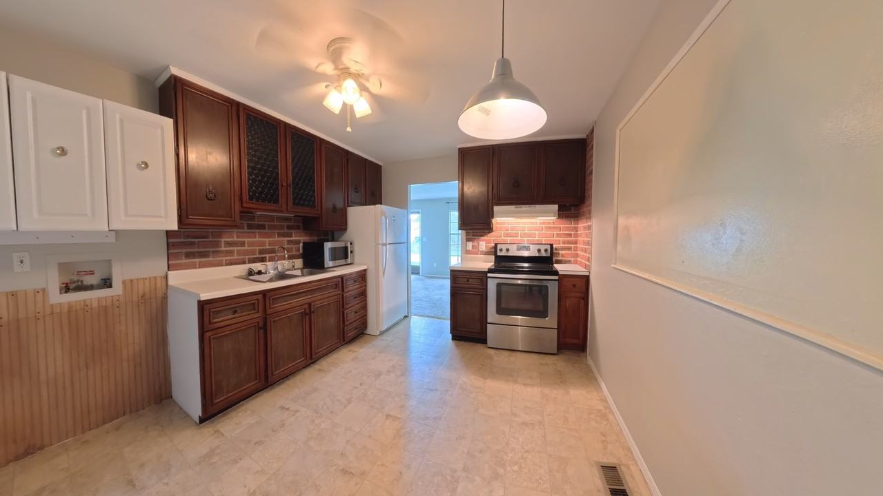 1101 W Nixon Dr #1 - Photo 5 of 13