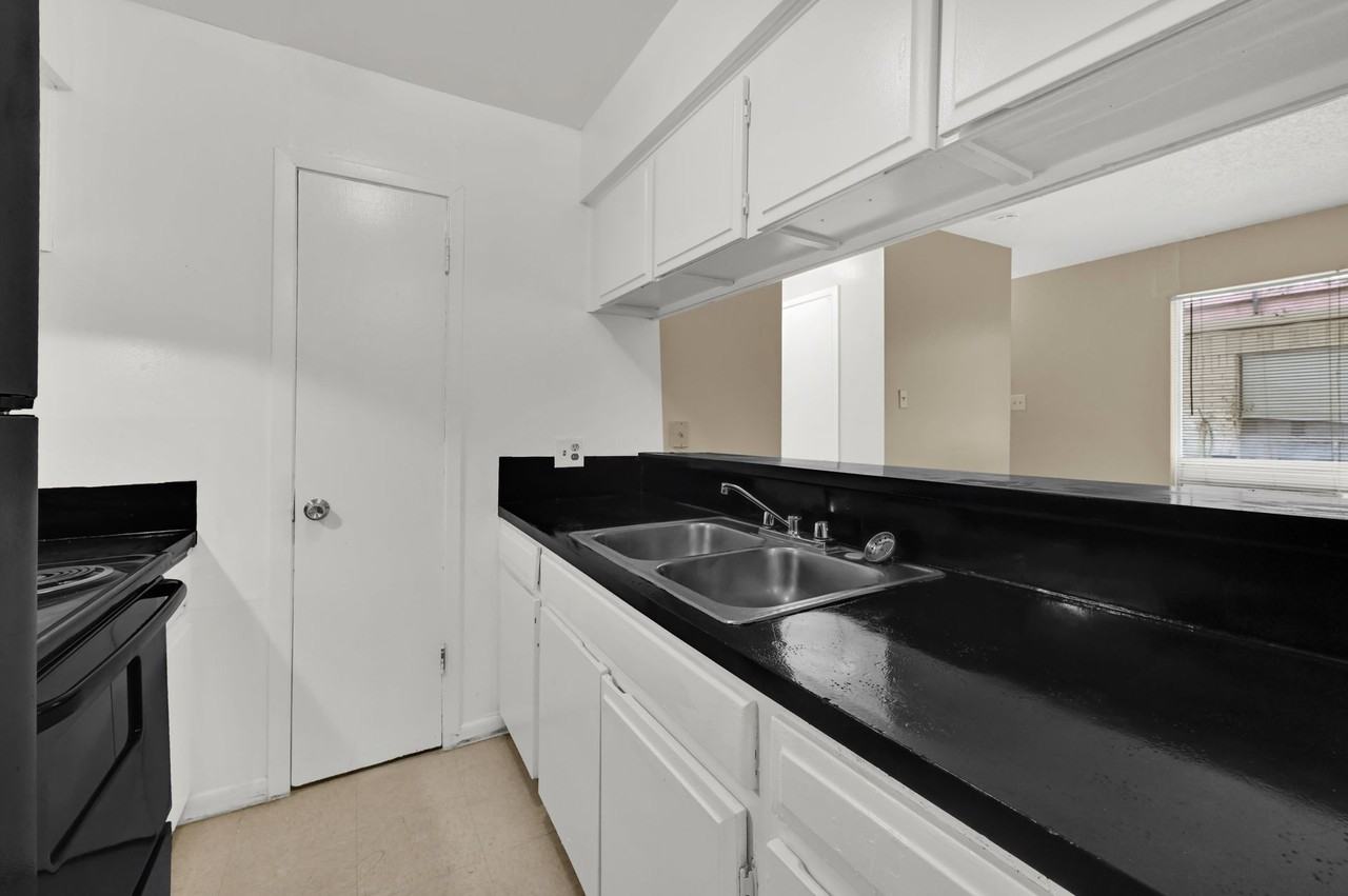 7211 Atwell - Photo 4 of 29