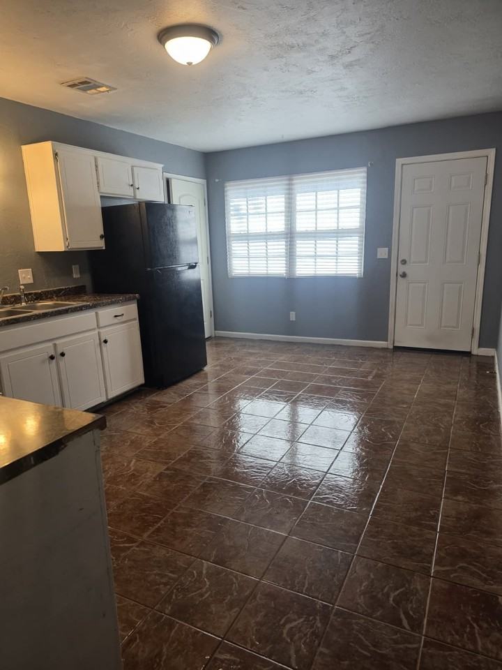 4201 Farmers AvenueUnit E #E - Photo 2 of 11